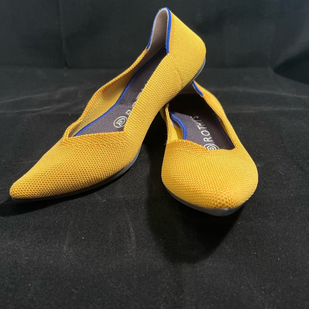Rothy’s “The Point” shoe in size 7 yellow